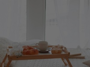 Asortarea decoratiunilor cu perdelele si covoarele